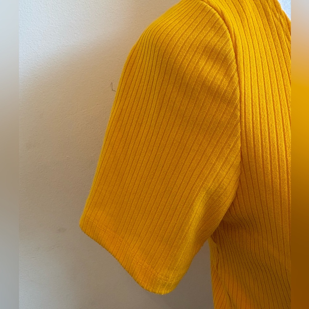 Small Urban Outfitters Yellow Tie Front Cropped Top - Picture 5 of 10